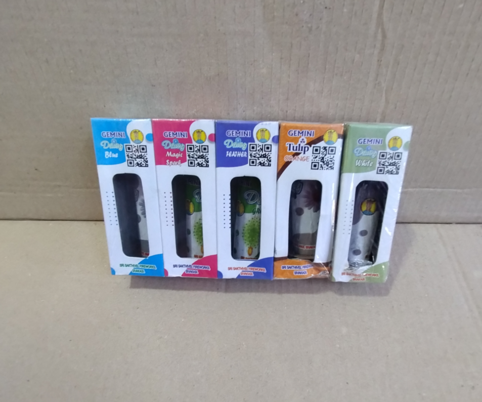 CL Crackers Big Fountain Window